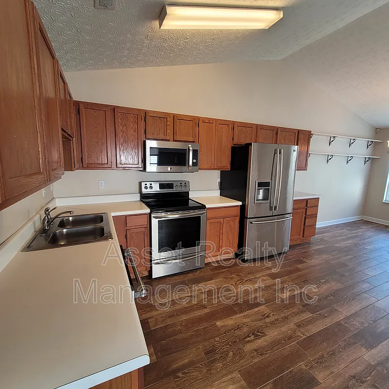 2 bed, 2.0 bath, 1008 sqft, $1,650 — Photo 2