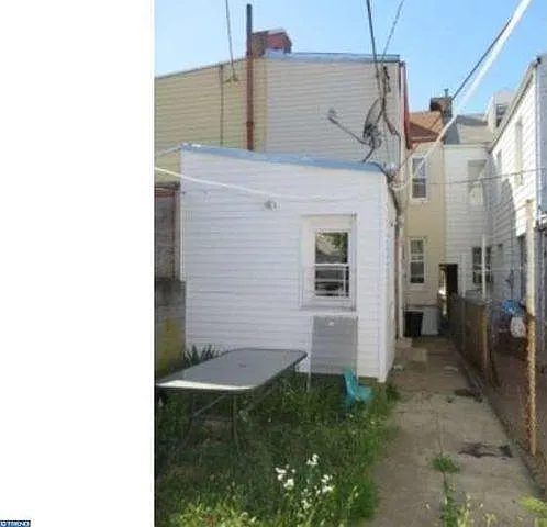 523 Cedar St — Photo 13