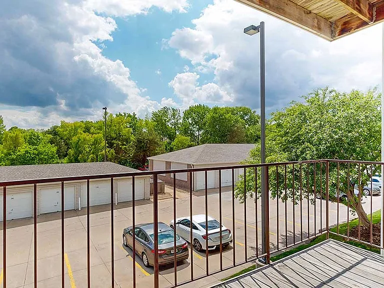 Highland View Apartments — Photo 109