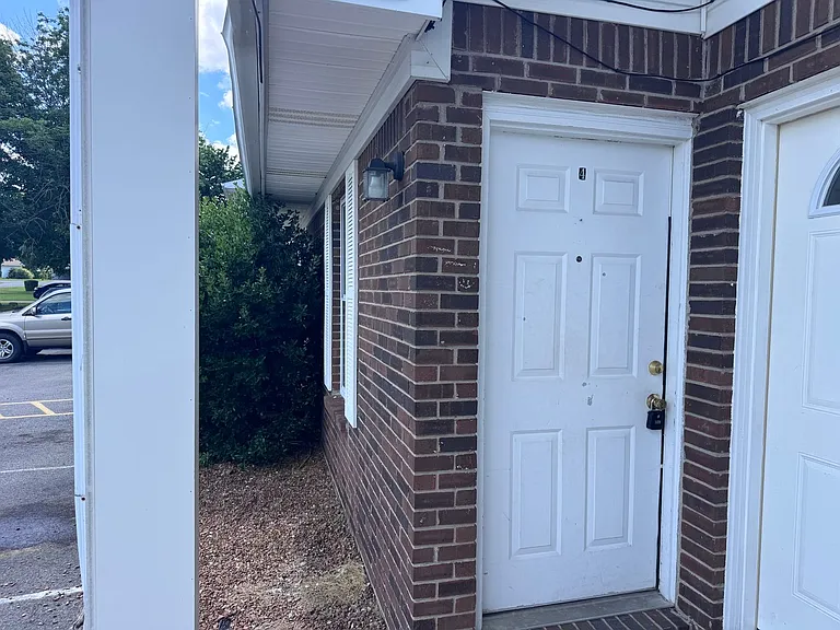 105 Grogan Cir — Photo 15