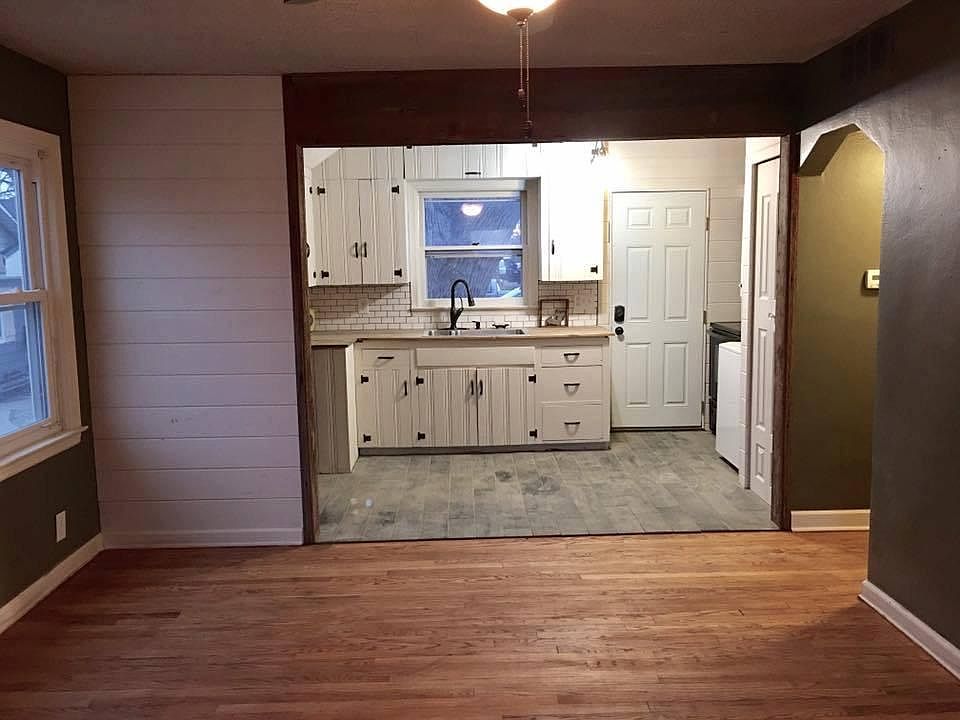 1st image of 112 N 10th St