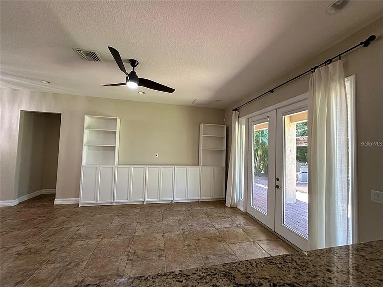 8244 Prestbury Dr — Photo 15