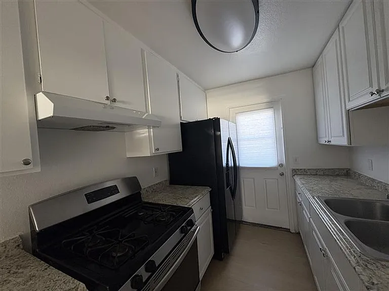787 Cherry Ave — Photo 6