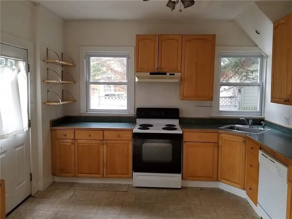 2 bed, 1.0 bath, 1148 sqft, $2,600 — Photo 2