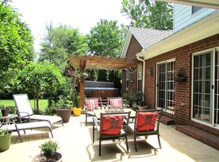 250 Woodsedge Dr, Eads, TN 38028