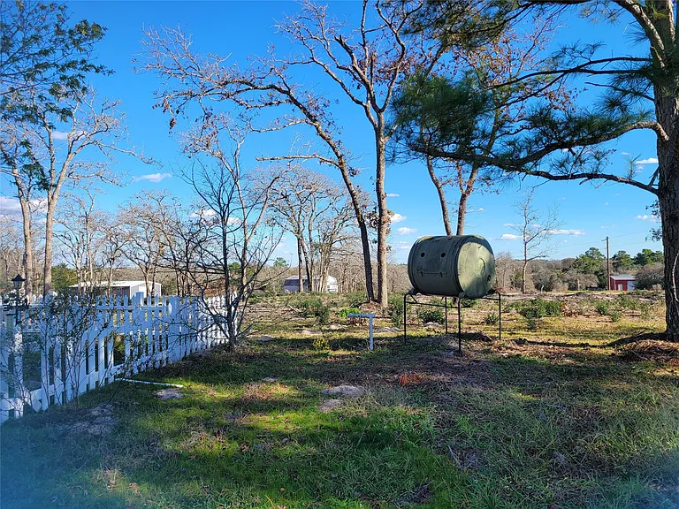 208 Newcastle Dr — Photo 36