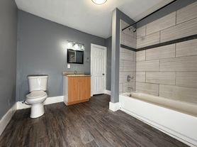 223 Bee St