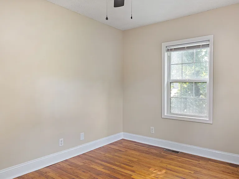 308 Gill St — Photo 3