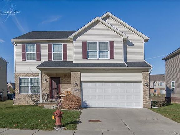 3rd image of 59636 Twin Pines Dr