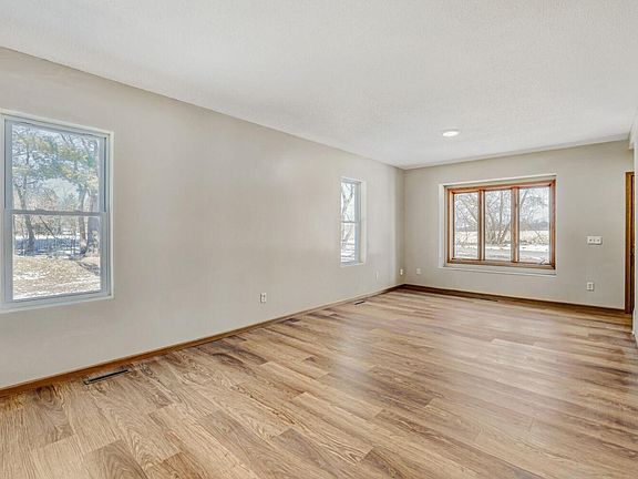 5th image of 37506 Eaglewood Ave