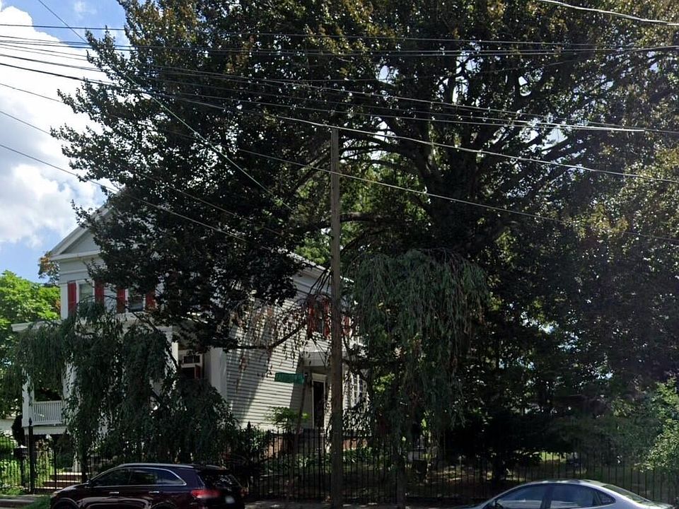 2nd image of 92 Harrison St