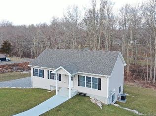 753 Raymond Hill Rd, Oakdale, CT 06370