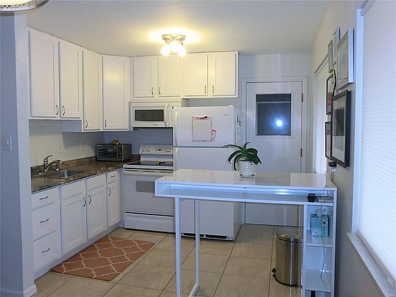 5th image of 9059 Villaridge Ct APT F