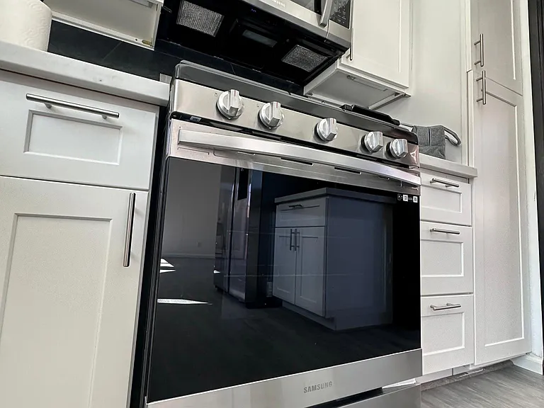 2242 Gregory Ave — Photo 23