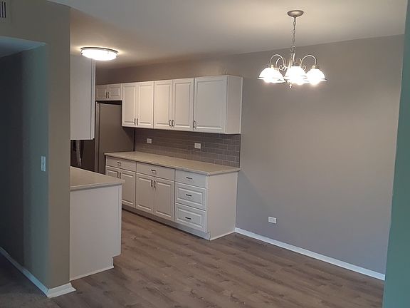 2nd image of 700 Wellington Ave Unit 118