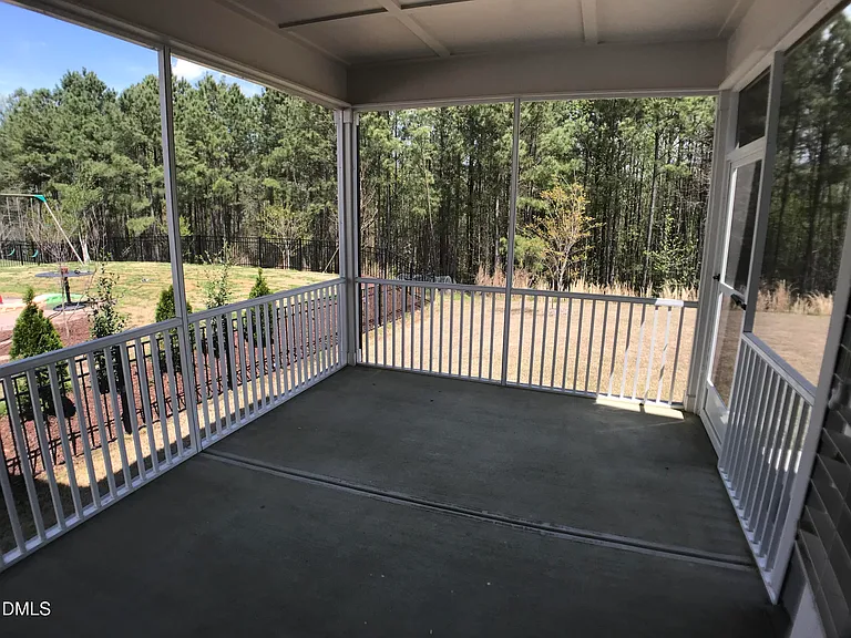 517 Hillman Bnd — Photo 31
