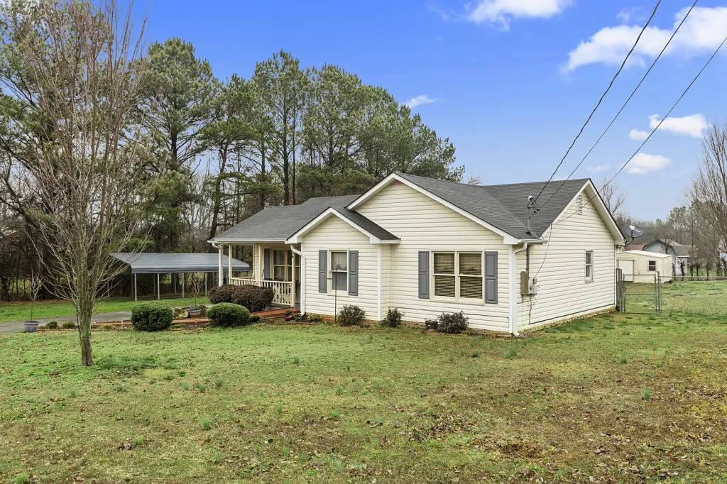 36 Jennifer Ln photo 1