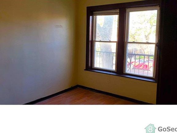 4th image of 638 N Saint Louis Ave #1