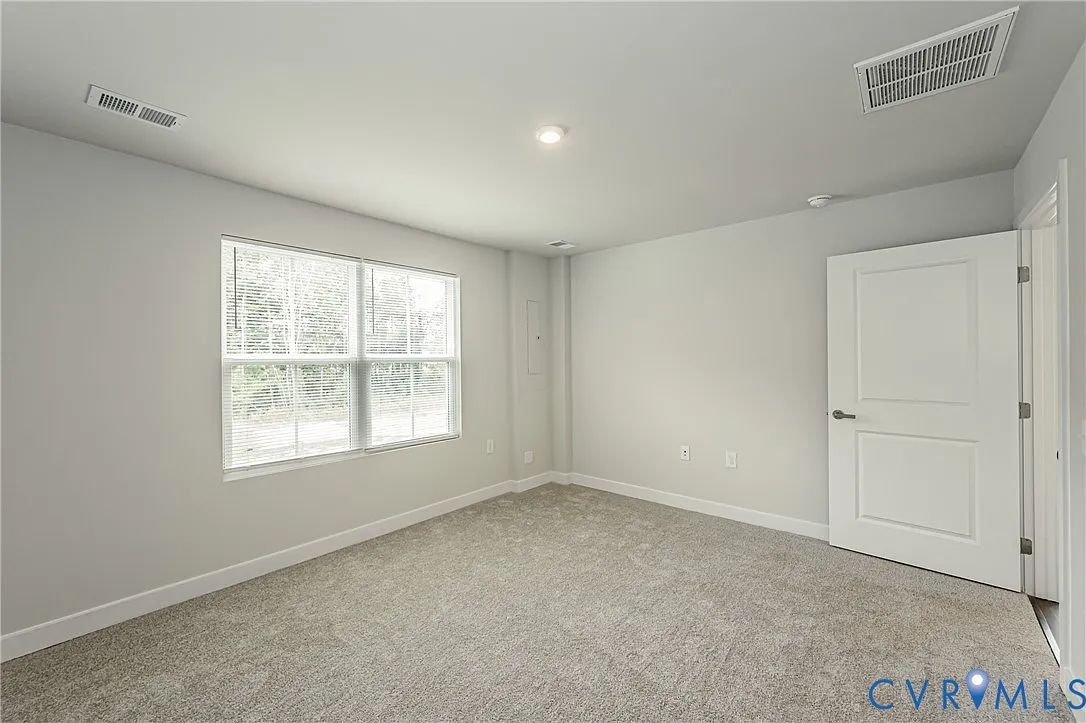 3 bed, 2.5 bath, 1670 sqft, $2,500 — Photo 4