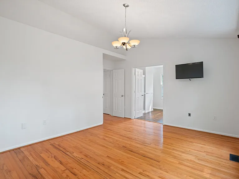 340 Foxridge Dr SW — Photo 17