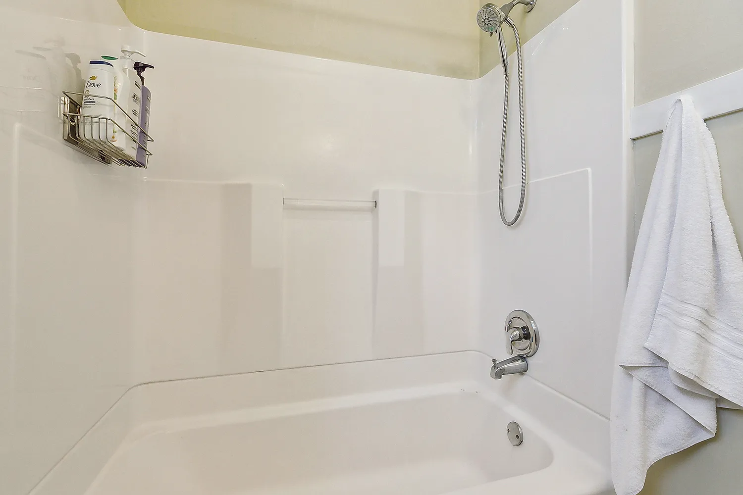 2 bed, 1200 sqft, $2,000 — Photo 2