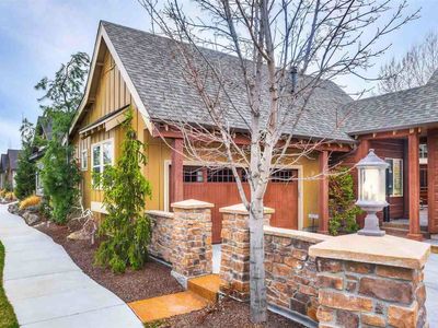 5887 N Duxbury Pier Ln, Garden City, ID, 83714