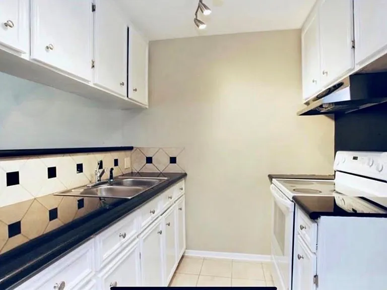 2515 Shakespeare St #5 — Photo 6