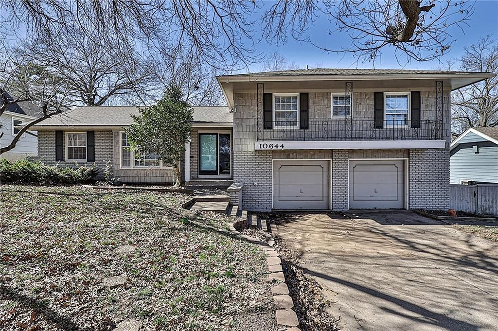 10644 Bridlespur Dr, Kansas City, MO 64114 Zillow