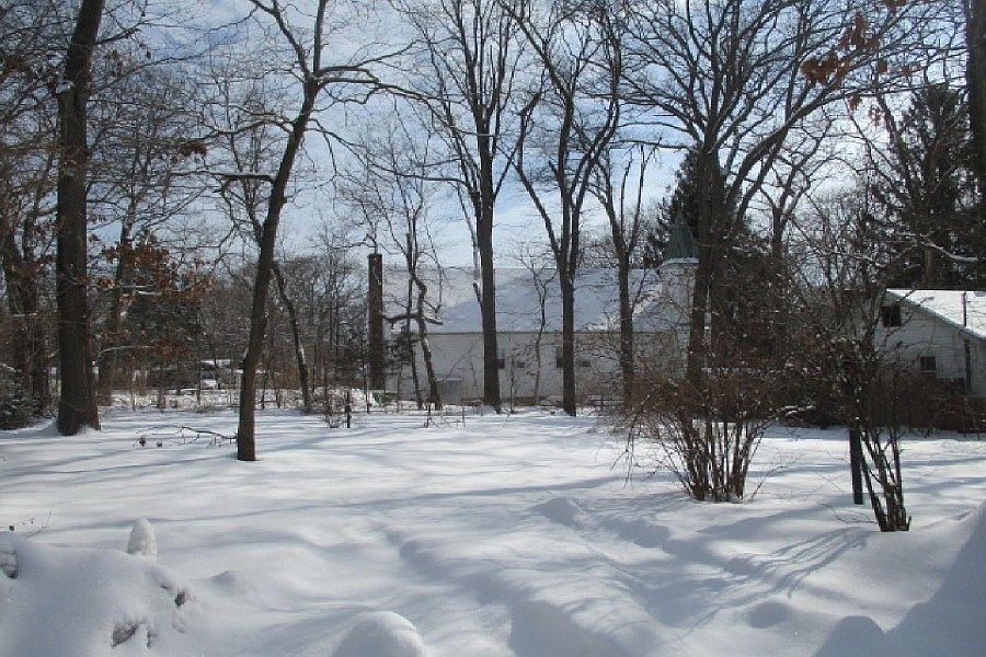 1st image of 8 Upton Dr