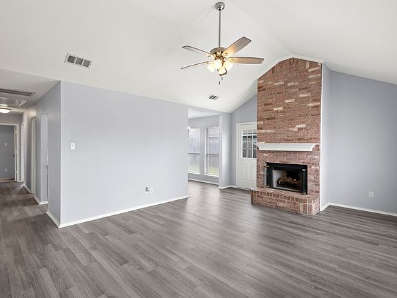 2nd image of 1516 S Rockwall Ave