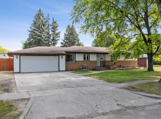 2212 5th St S, Moorhead, MN 56560