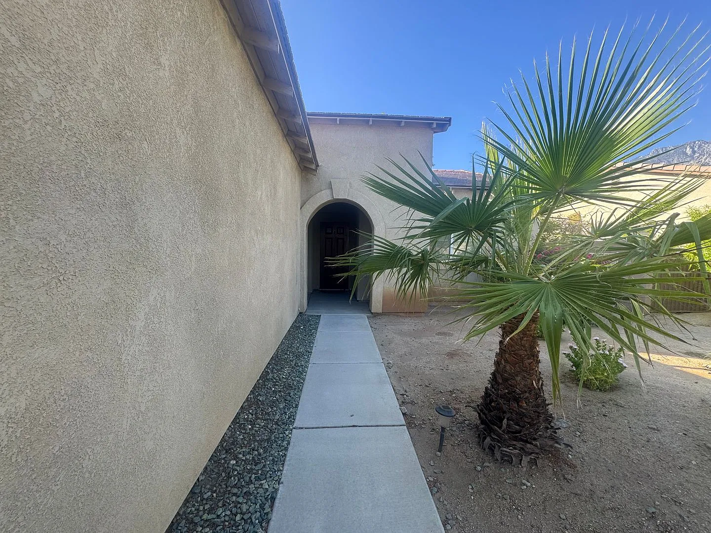 3 Bedroom 2 Bathroom Home in Palm Springs! — Photo 4