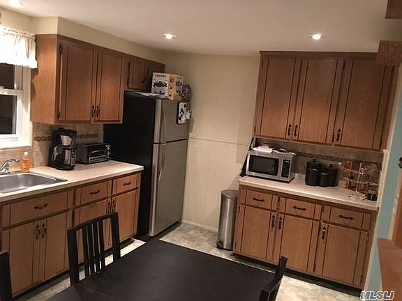 3rd image of 25 N Emerson Ave