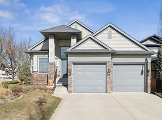 202 SE Tusslewood Ter NW, Calgary, AB T3L 2W5