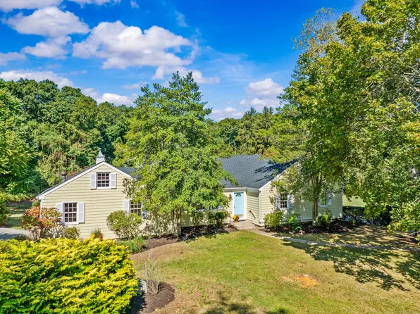 14 Horseshoe Lane, Madison, CT 06443