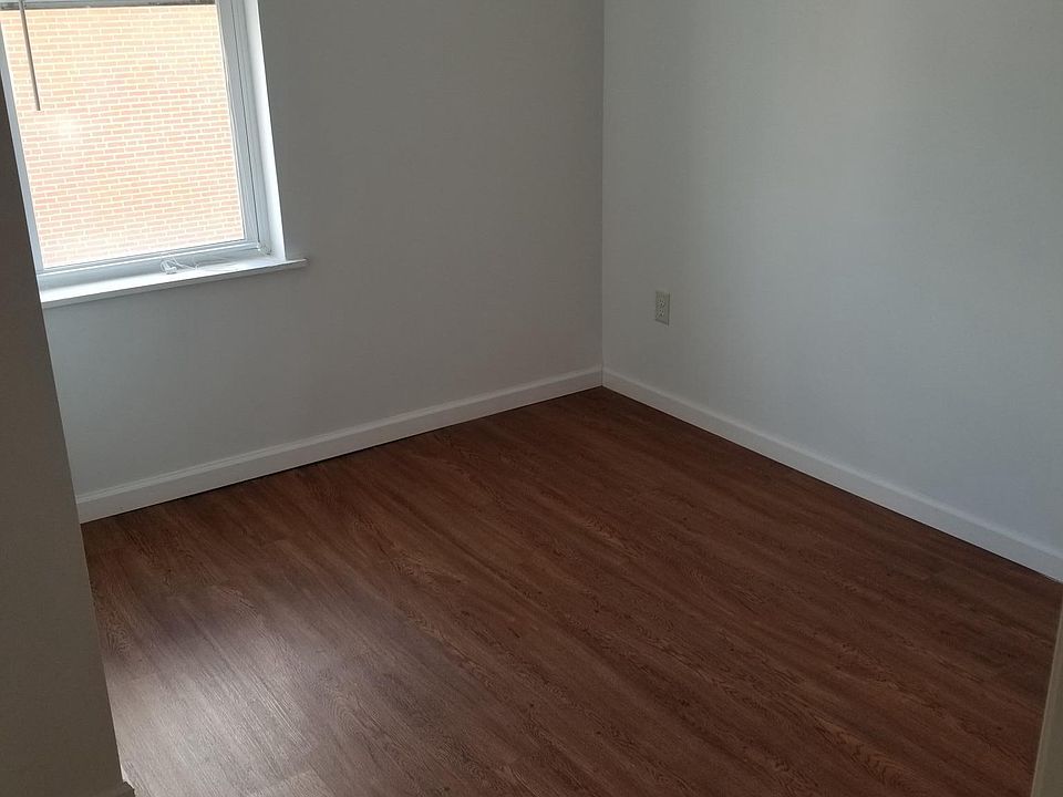 2nd image of 1417 Jackson St
