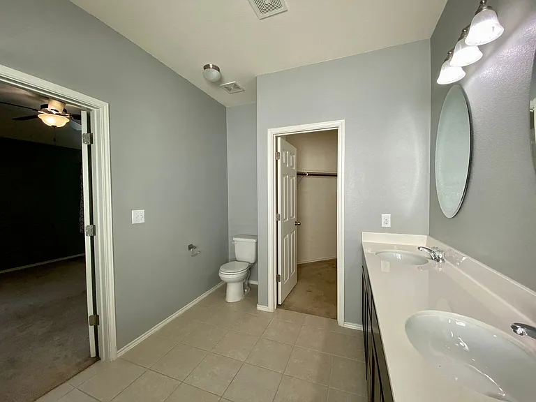 466 Eagle Brook Ln — Photo 13