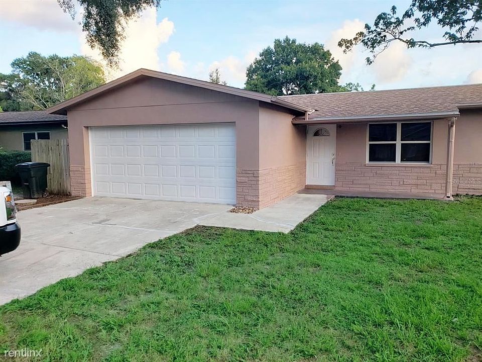 1st image of 3978R 43rd Ave N