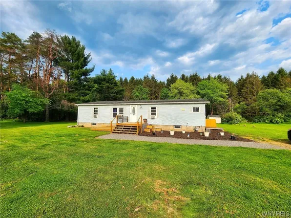 126 Brooklyn St, Portville, NY 14770