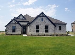 282 Yowell Rd, Whitesboro, TX 76273