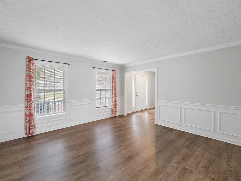 10945 Symington Cir — Photo 6