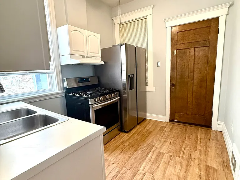 3232 W Le Moyne St #2 — Photo 9