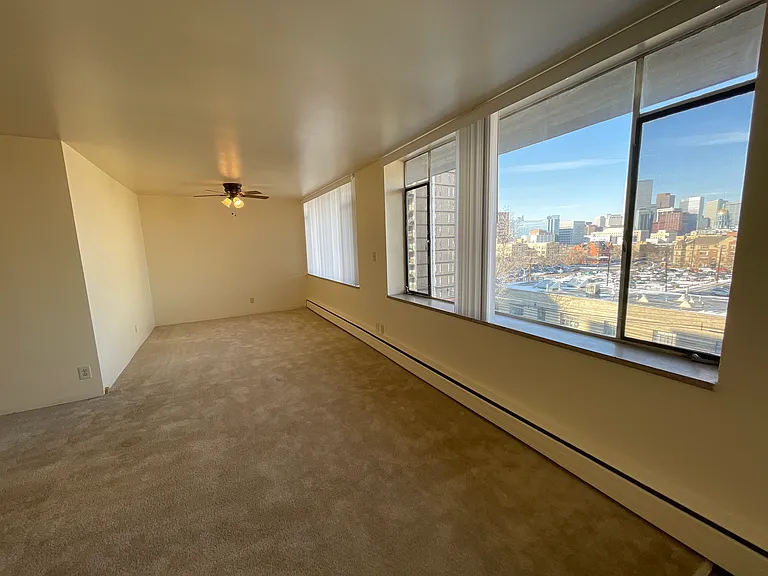Executive House — Photo 12