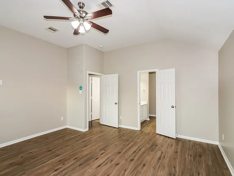 5911 Shining Leaf Ct — Photo 11