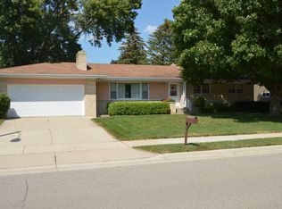 352 E Klubertanz Dr, Sun Prairie, WI 53590