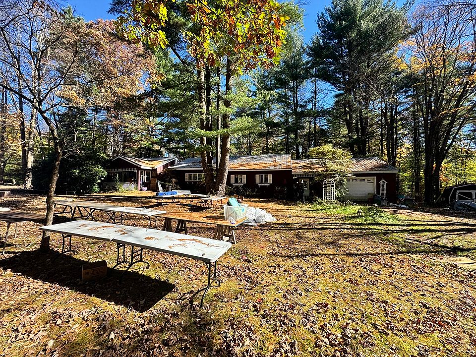 2nd image of 110 Sherbrook Ln