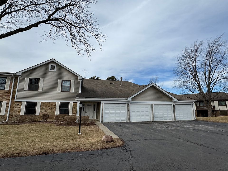 1st image of 320 Woodbury Ct #C