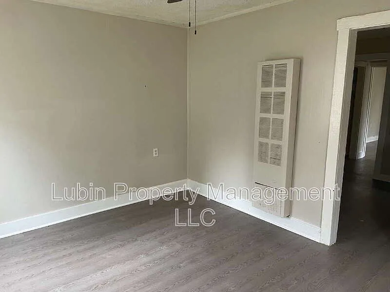 1 bed, 1.0 bath, $700 — Photo 2
