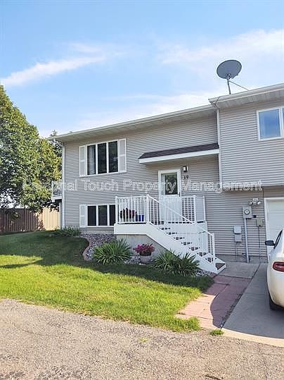 1st image of 19 Prairiewood Xing S