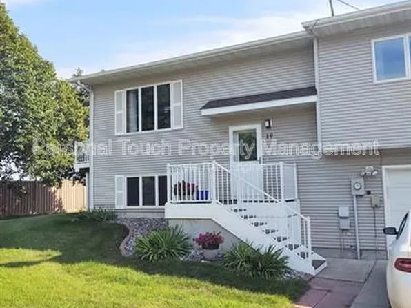 19 Prairiewood Xing S, Fargo, ND 58103